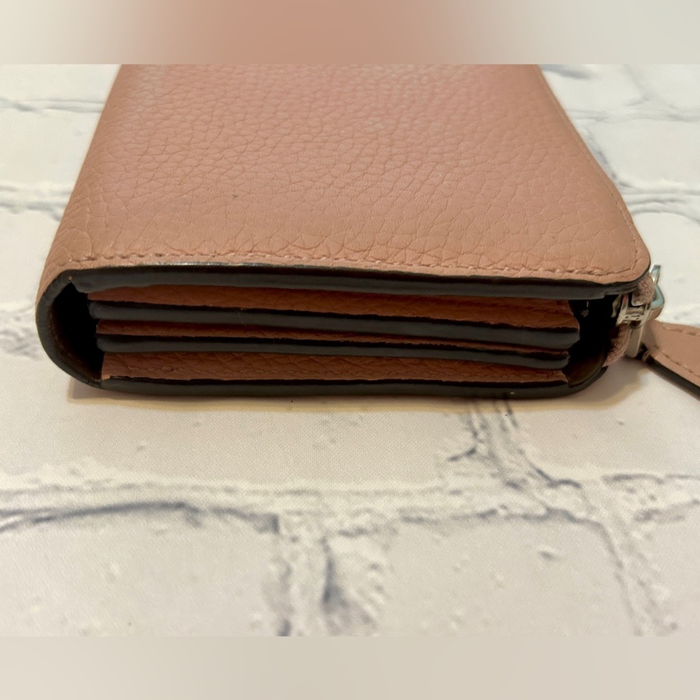 Louis Vuitton Comete Zip Wallet - Full Set. Gorgeous Light Pink W/ Taupe Inside. - Picture 12 of 16